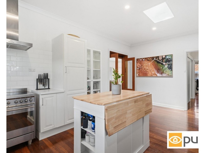 8 Bennewith Street, Hilton WA 6163