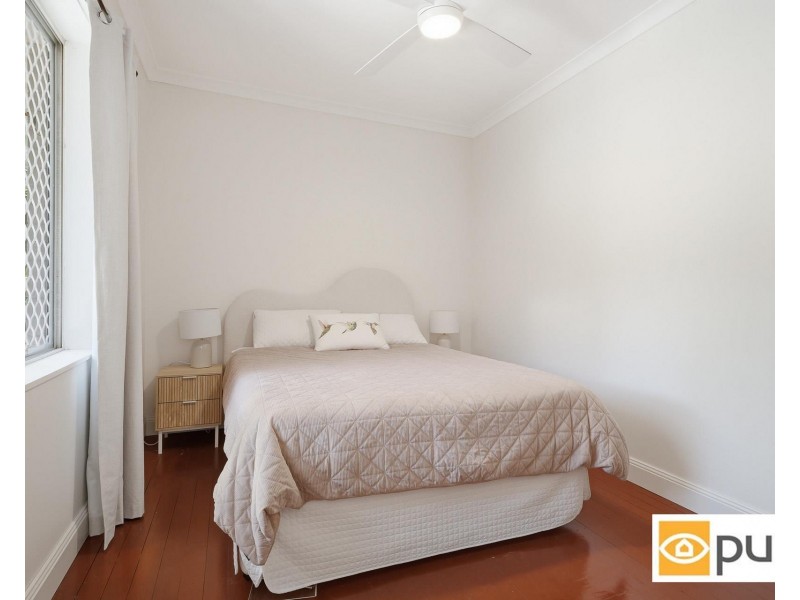 8 Bennewith Street, Hilton WA 6163