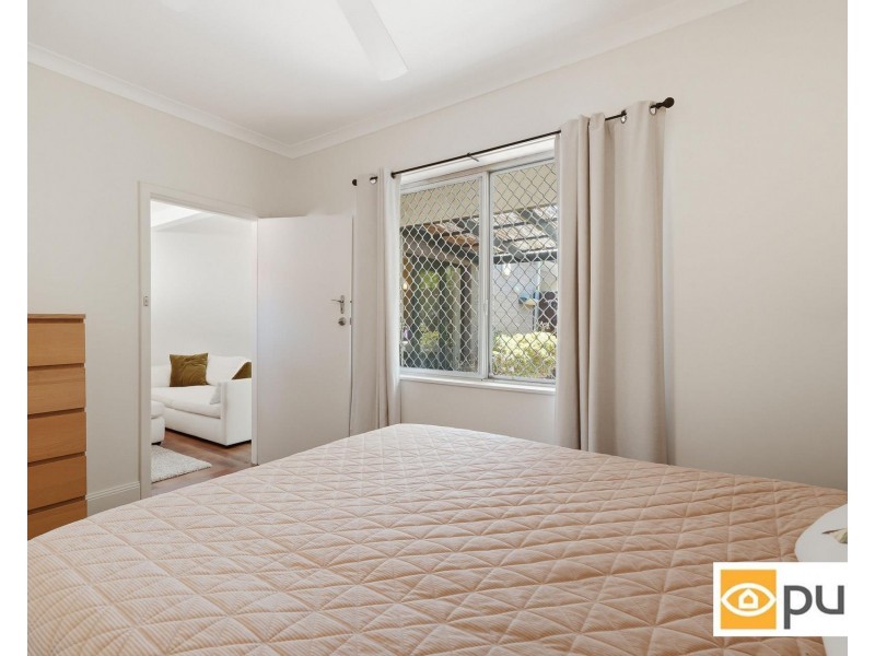 8 Bennewith Street, Hilton WA 6163