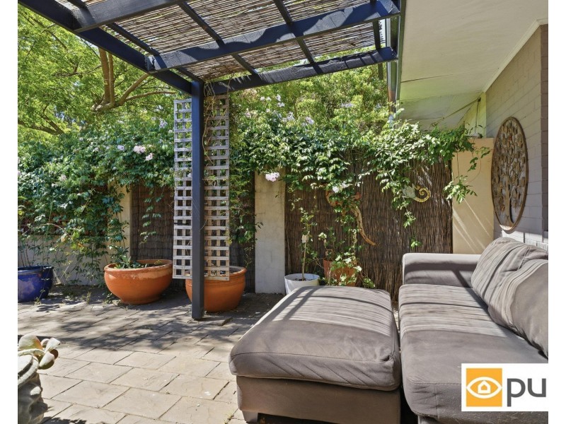 8 Bennewith Street, Hilton WA 6163