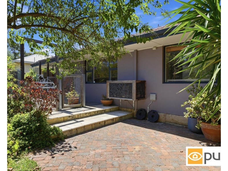 8 Bennewith Street, Hilton WA 6163