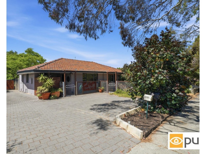8 Bennewith Street, Hilton WA 6163