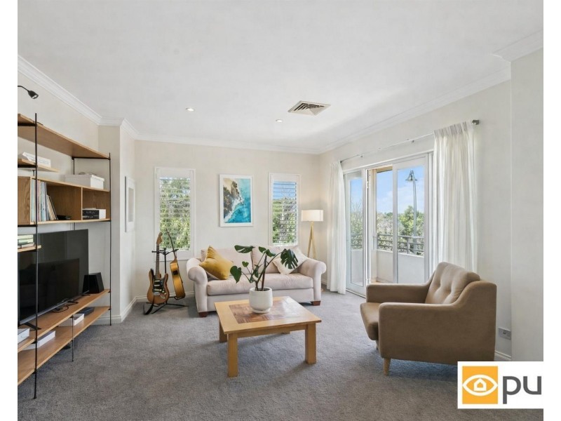 15 Swanway Crescent, Swanbourne WA 6010