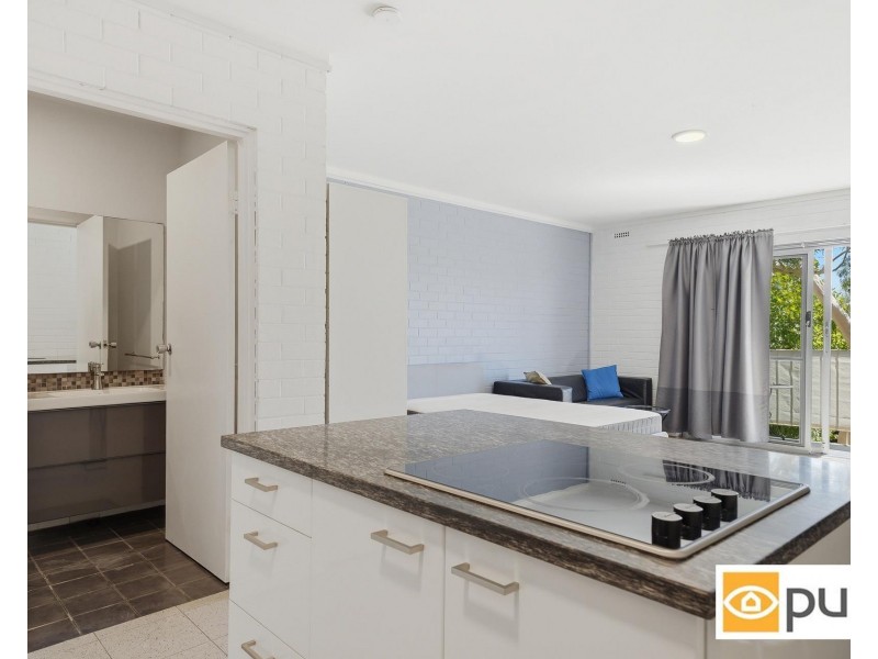 18/212 Hampden Road, Crawley WA 6009