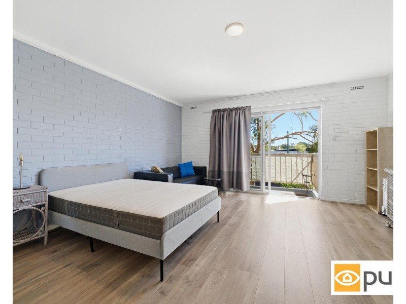 18/212 Hampden Road, Crawley WA 6009