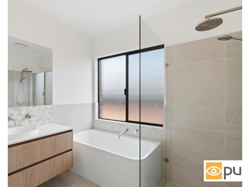 28 Pine Valley Pass, Connolly WA 6027