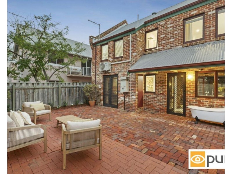 25 Bolton Place, Fremantle WA 6160