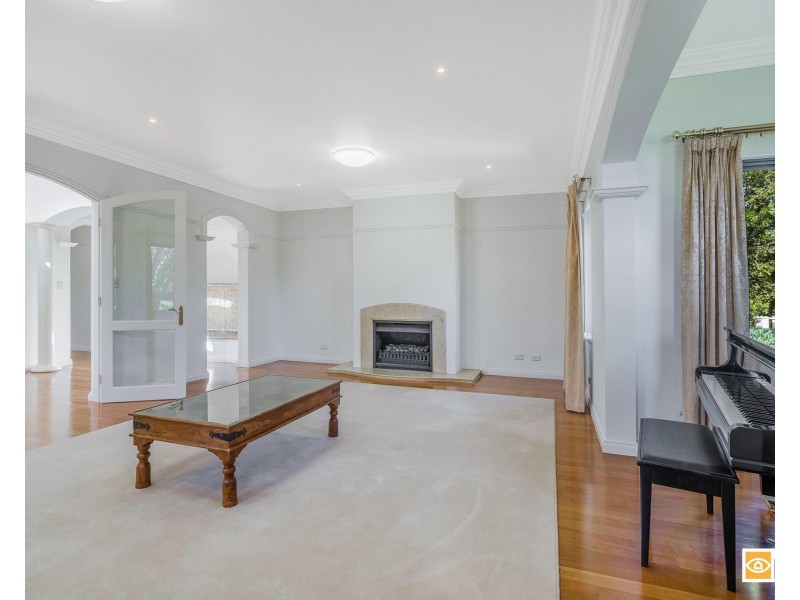 14 Hynes Road, Dalkeith WA 6009