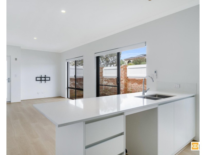 2/88 Winfield Street, Hamilton Hill WA 6163