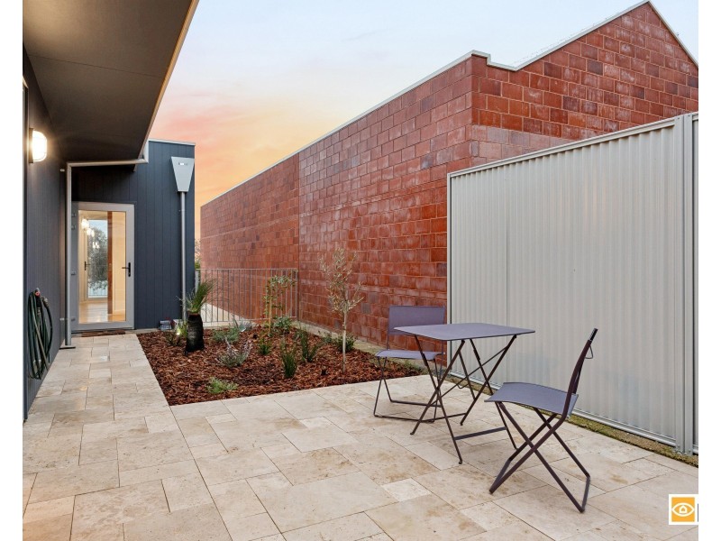 10 Purvis Street, Hamilton Hill WA 6163