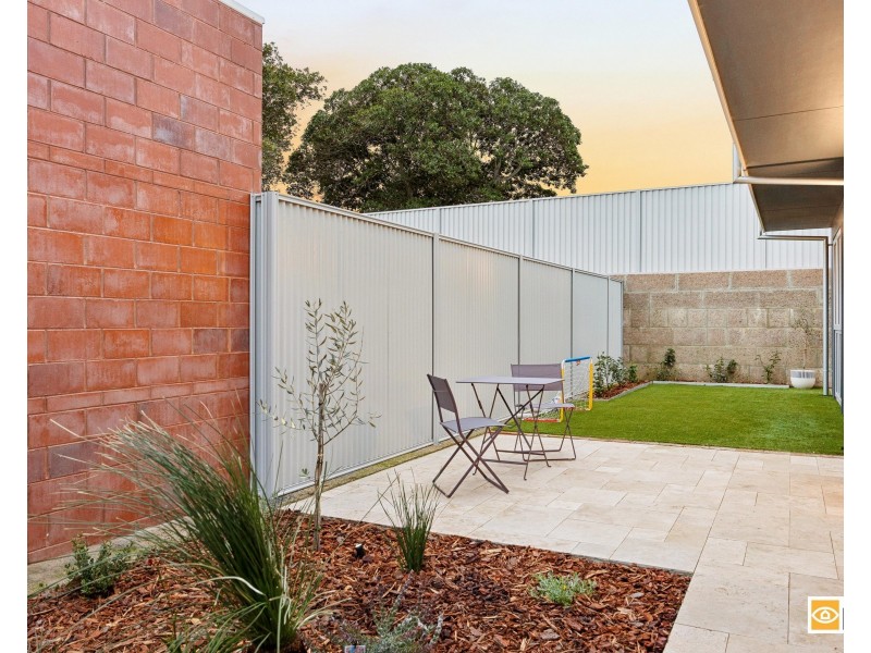10 Purvis Street, Hamilton Hill WA 6163