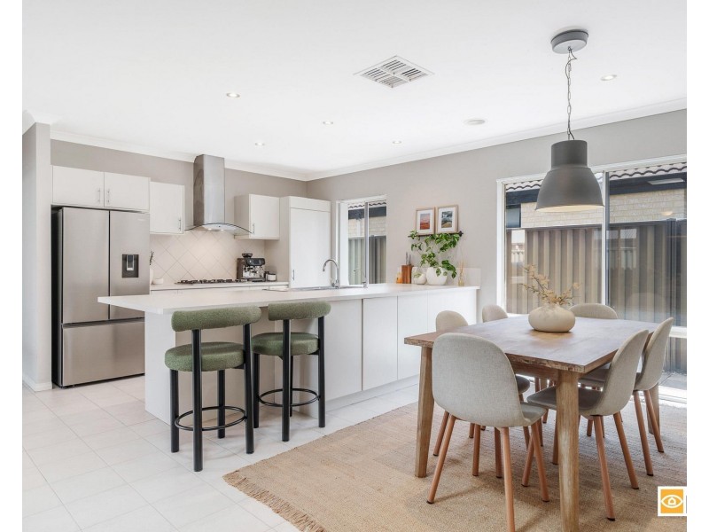 15 Duvall Parkway, Aveley WA 6069
