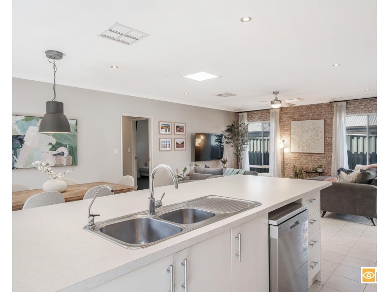 15 Duvall Parkway, Aveley WA 6069