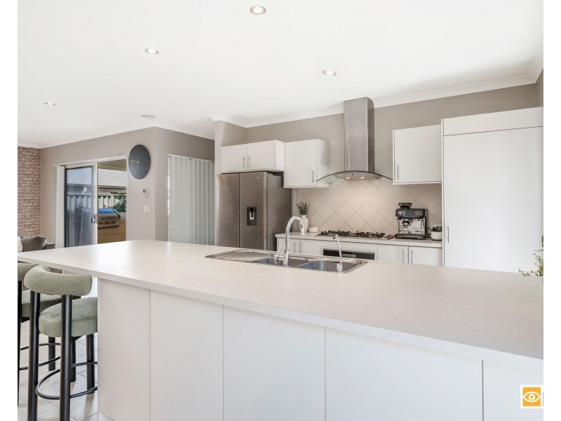 15 Duvall Parkway, Aveley WA 6069