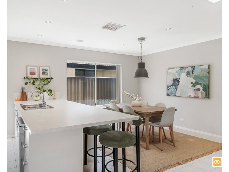 15 Duvall Parkway, Aveley WA 6069