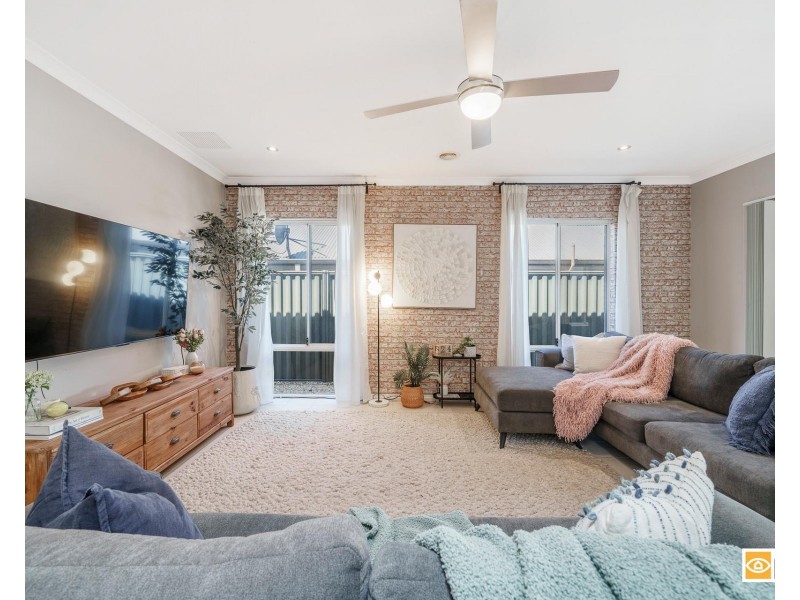 15 Duvall Parkway, Aveley WA 6069