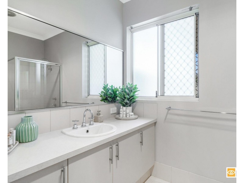 15 Duvall Parkway, Aveley WA 6069