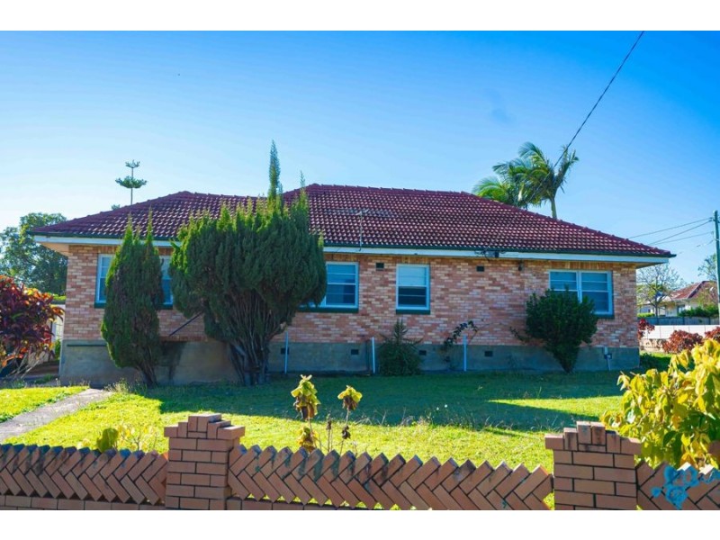 18 Weeroona Street, Chermside QLD 4032