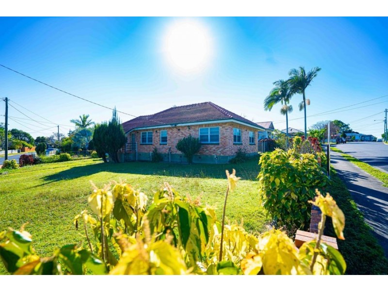 18 Weeroona Street, Chermside QLD 4032