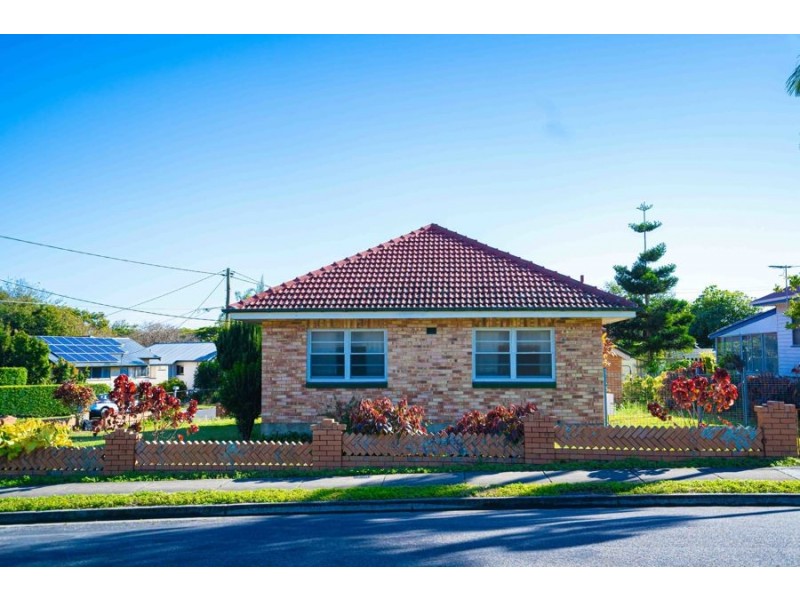 18 Weeroona Street, Chermside QLD 4032