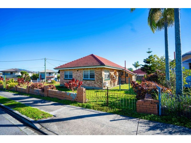 18 Weeroona Street, Chermside QLD 4032