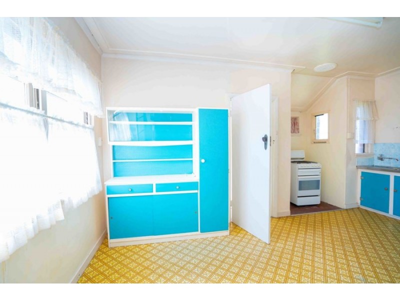 18 Weeroona Street, Chermside QLD 4032