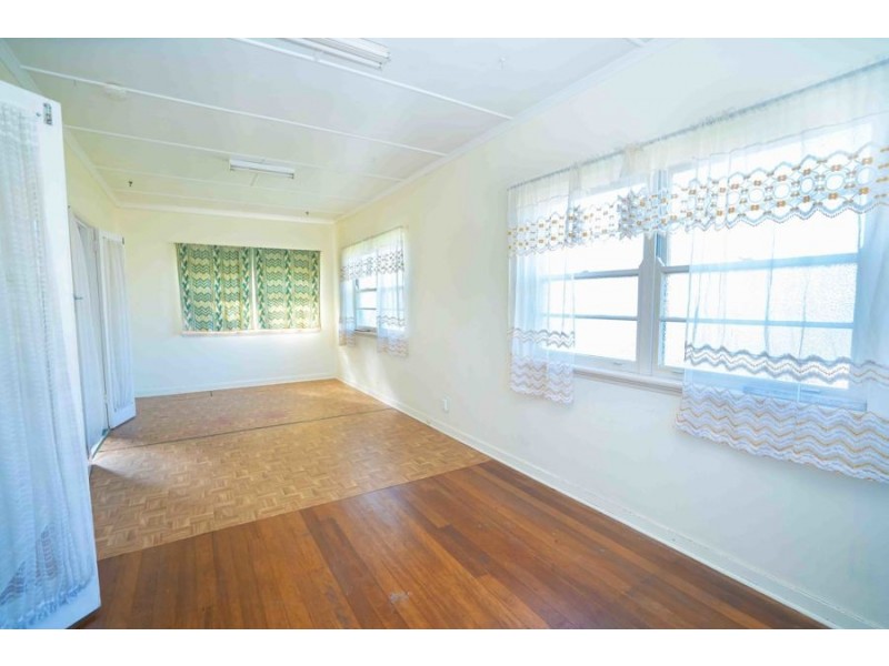 18 Weeroona Street, Chermside QLD 4032