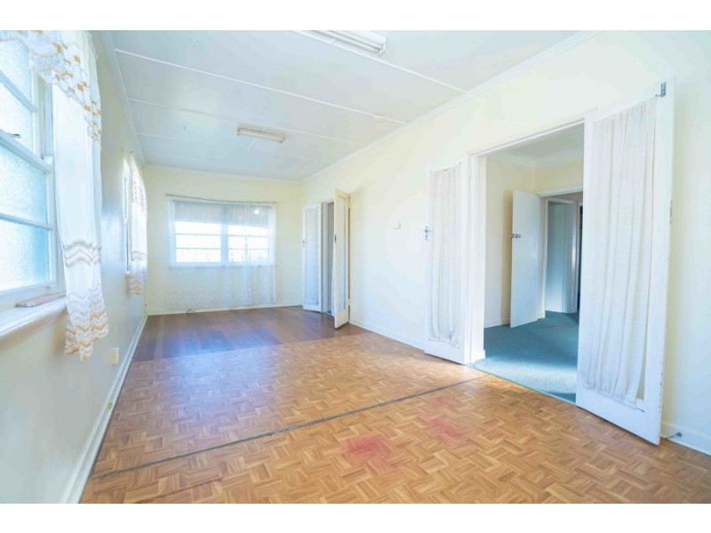 18 Weeroona Street, Chermside QLD 4032