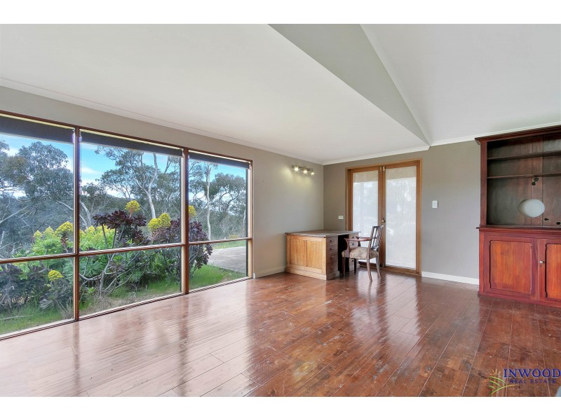 263 Warren Road, Williamstown SA 5351