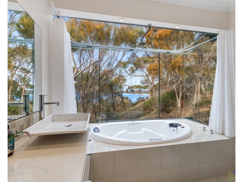 11 Falie Court, American River SA 5221