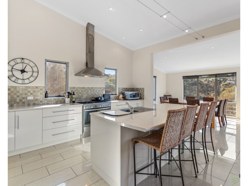 11 Falie Court, American River SA 5221