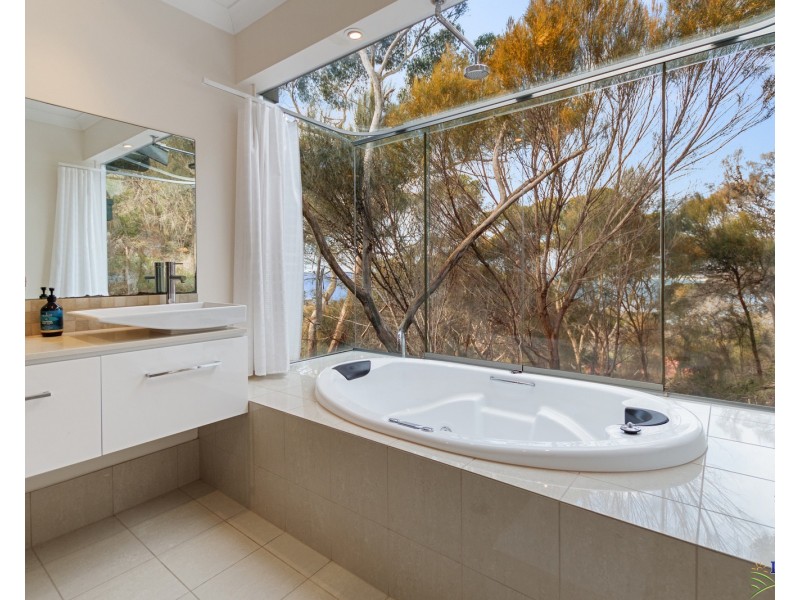 11 Falie Court, American River SA 5221