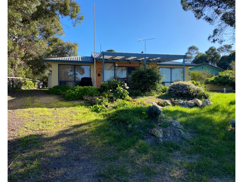 10 Tangara Drive, American River SA 5221