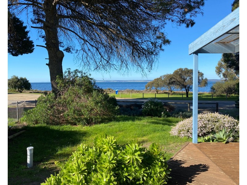 10 Tangara Drive, American River SA 5221