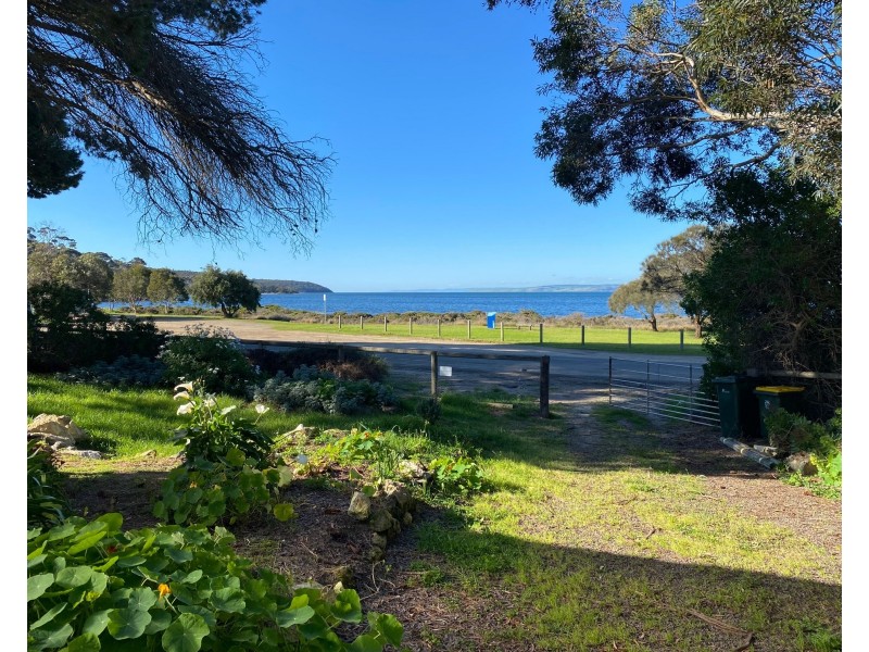 10 Tangara Drive, American River SA 5221