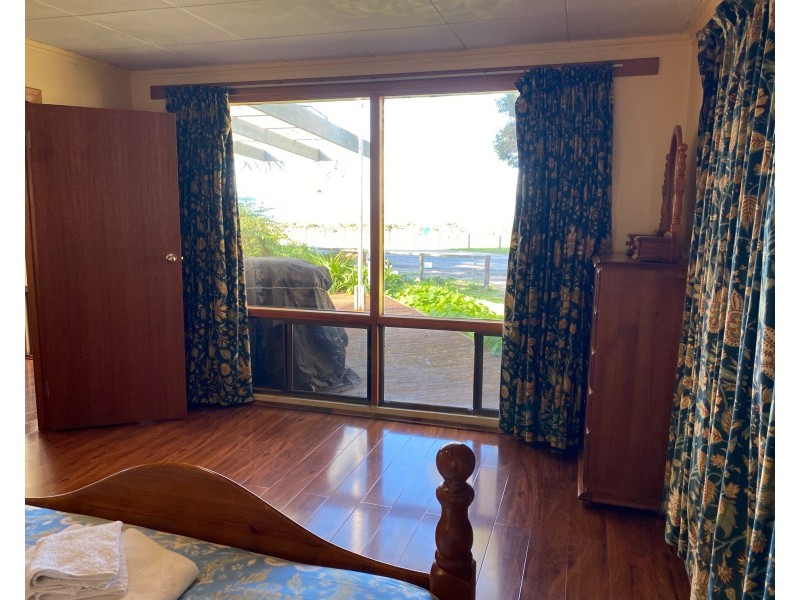 10 Tangara Drive, American River SA 5221