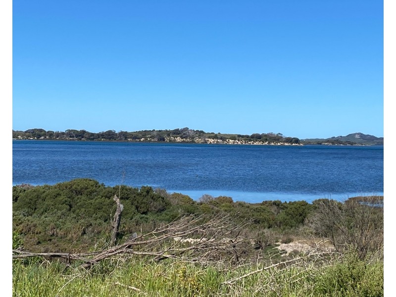 108 Tangara Drive, American River SA 5221