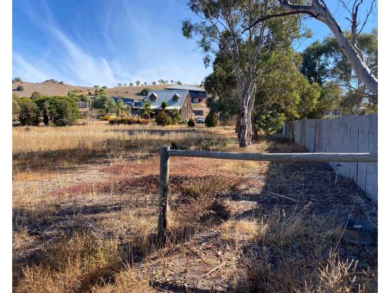2 Church Crescent, Palmer SA 5237