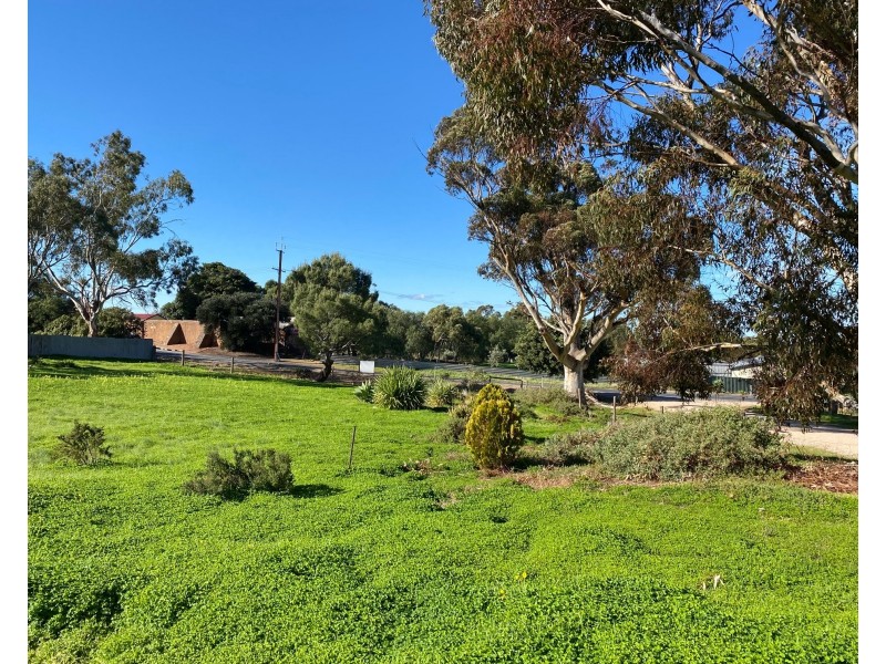 2 Church Crescent, Palmer SA 5237