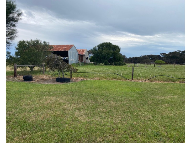 1652 Hog Bay Road, Haines SA 5223