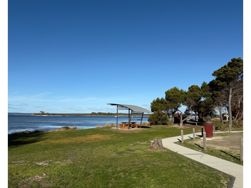 18 Trethewey Court, American River SA 5221