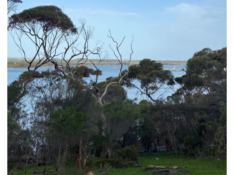 15 Scenic Drive, American River SA 5221