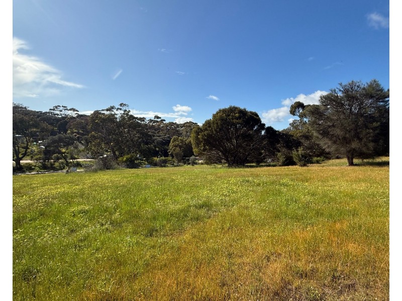 9 & 11 Longview Road, American River SA 5221