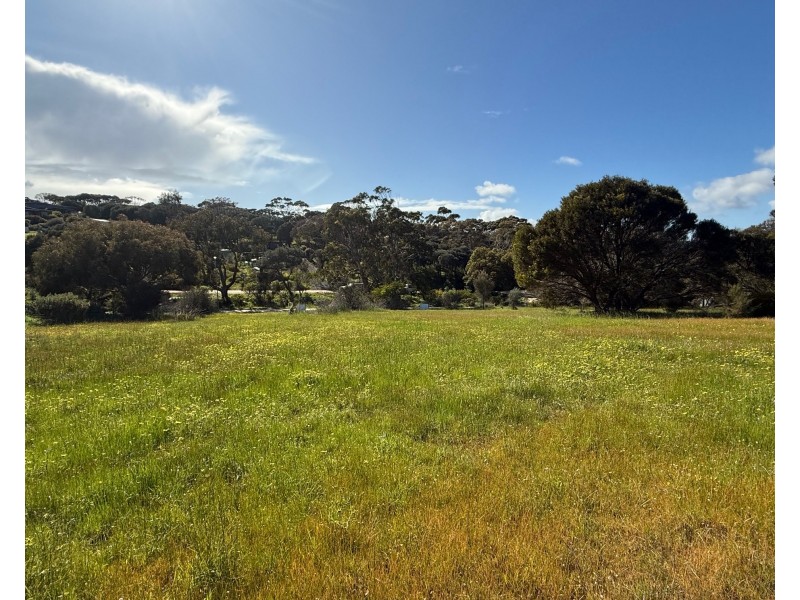 9 & 11 Longview Road, American River SA 5221