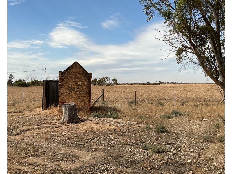 963 Pinery Road, Pinery SA 5460