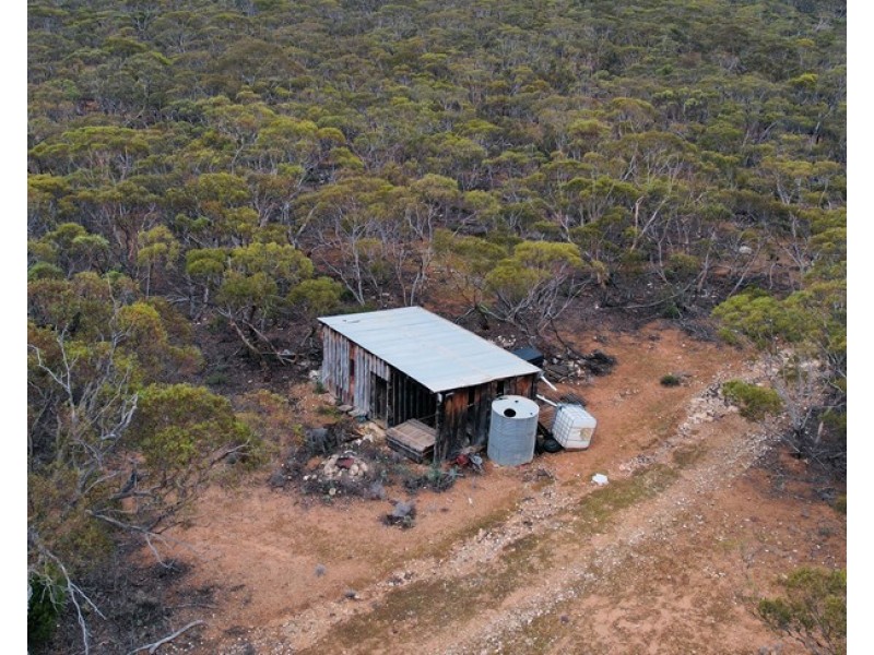 5 & 221 Stott Highway and Pine Hut Road, Sedan SA 5353