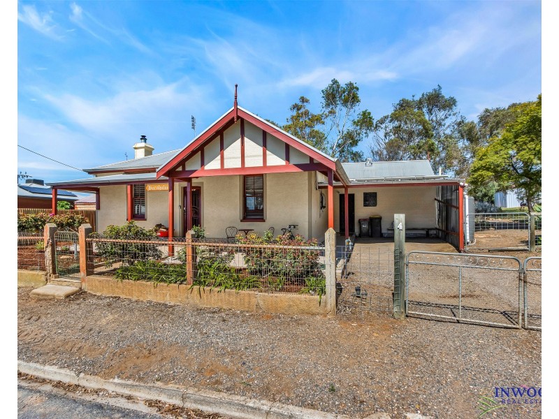 4 Adelaide Road, Palmer SA 5237