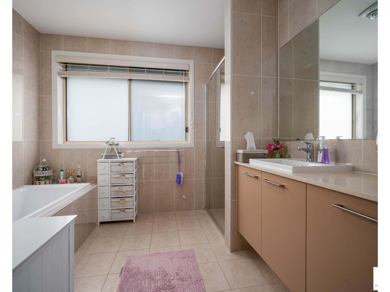 21 Spitzer St, Gregory Hills NSW 2557