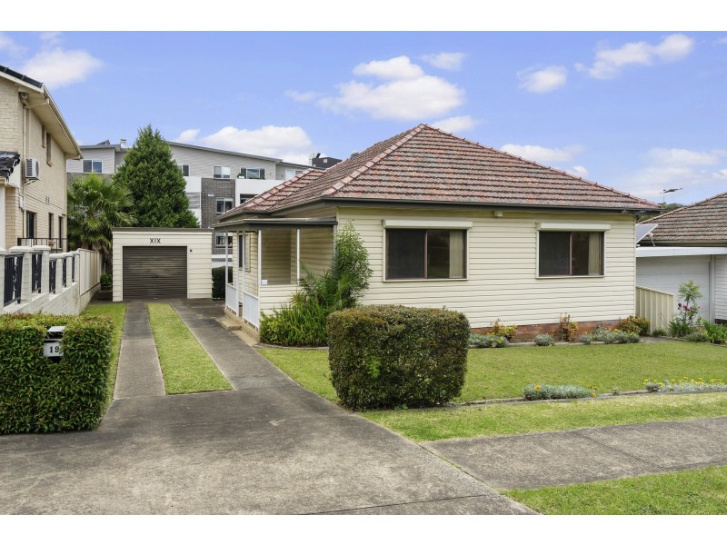 19 Patricia Street, Mays Hill NSW 2145