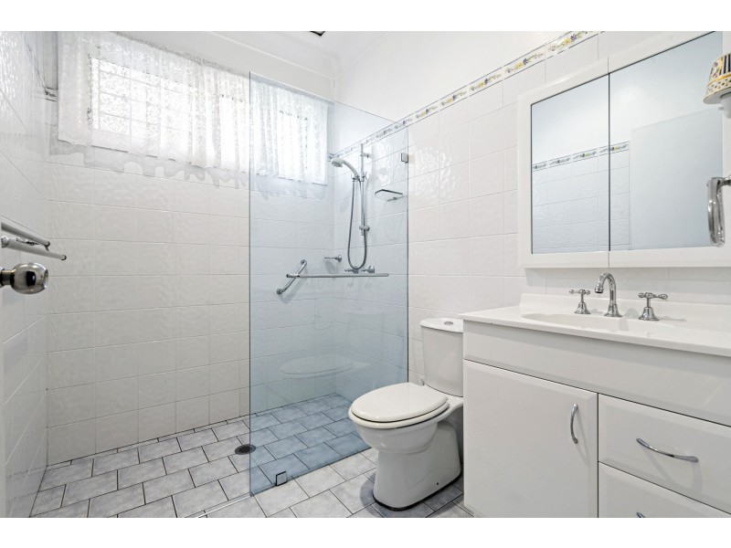 8 Craigelea Street, Guildford NSW 2161